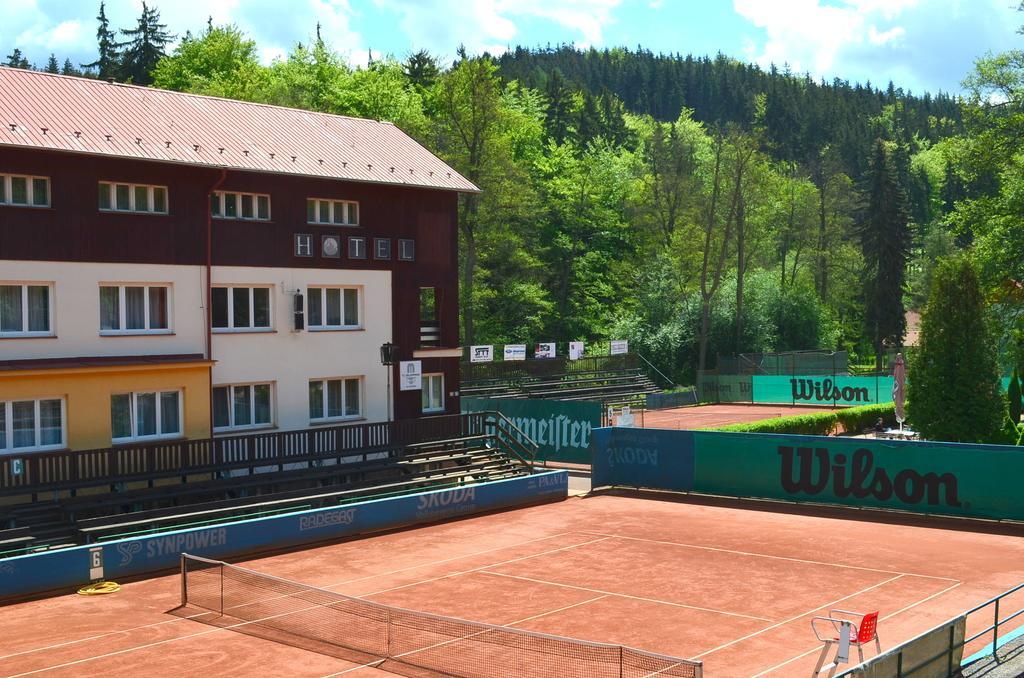 Sport Hotel Gejzirpark Karlovy Vary Eksteriør bilde